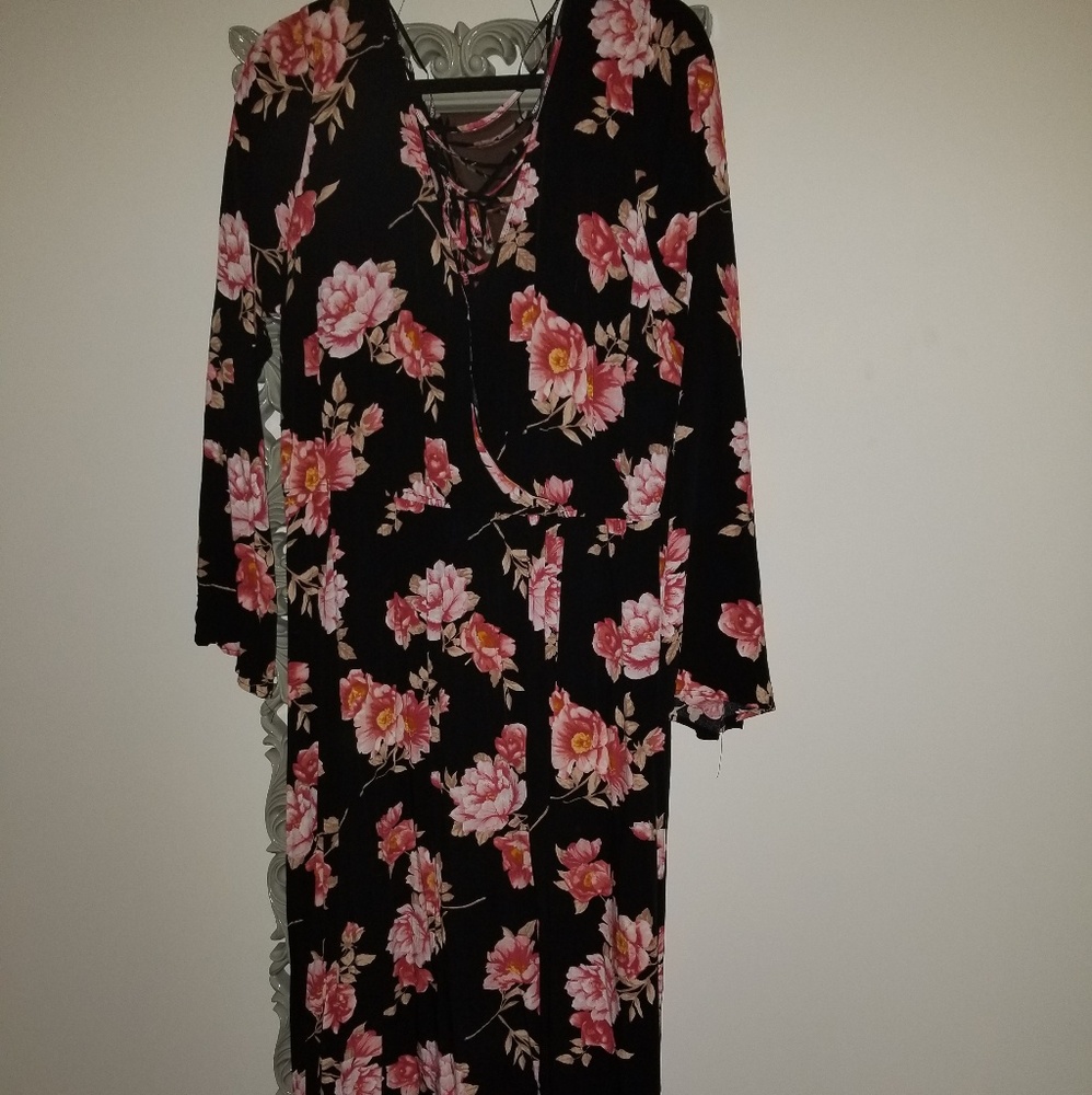 Floral maxi style dress
